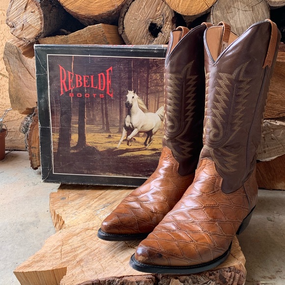 shoes that look like cowboy boots